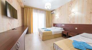 Гостиница Атриум Люкс Витязево  Двухместный номер Делюкс с 1 кроватью или 2 отдельными кроватями и балконом-17