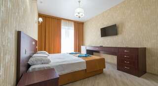 Гостиница Атриум Люкс Витязево  Двухместный номер Делюкс с 1 кроватью или 2 отдельными кроватями и балконом-44